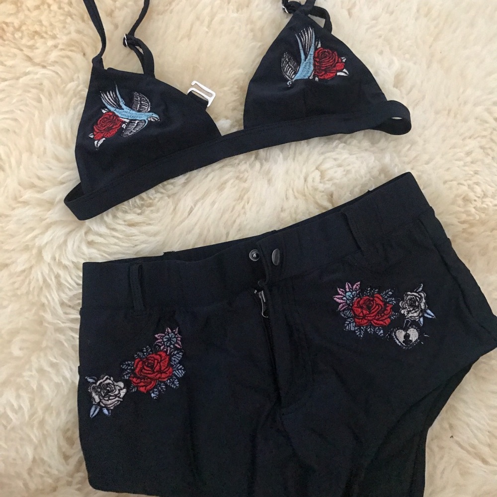 🔥COACHELLA Outfit 🔥 - Picture 3 of 4